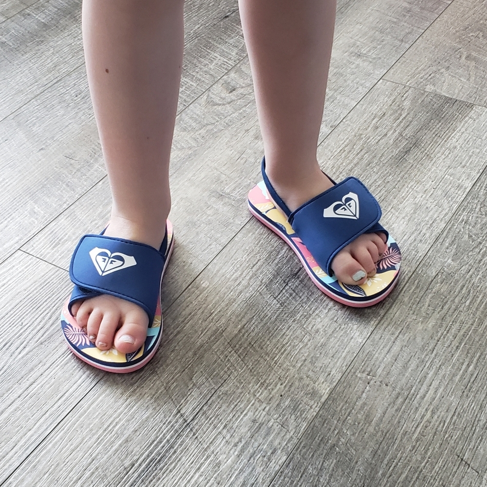ROXY Sz 9 Finn Sandals NWT'S